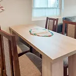 בית נופש 2 Bedroom Beautiful In