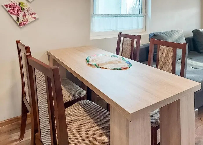 בית נופש 2 Bedroom Beautiful In