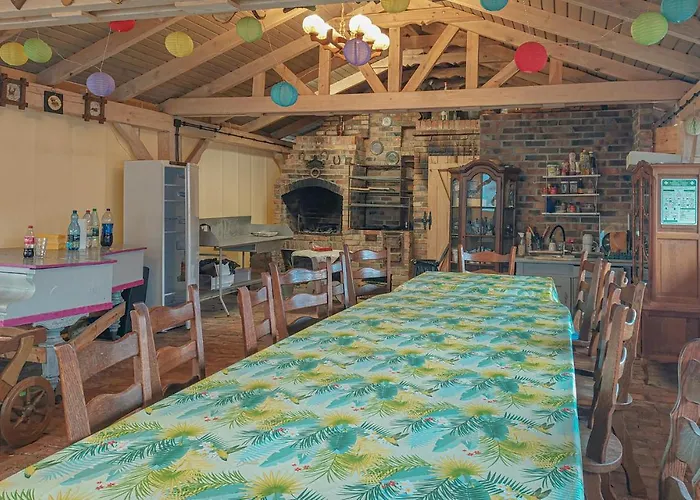 2 Bedroom Beautiful In בית נופש *